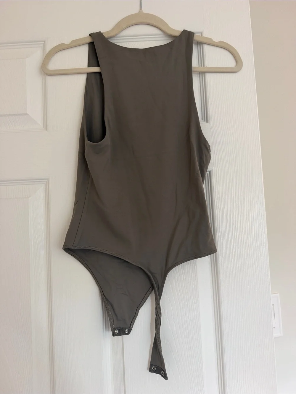 Babaton streamlined sleeveless
